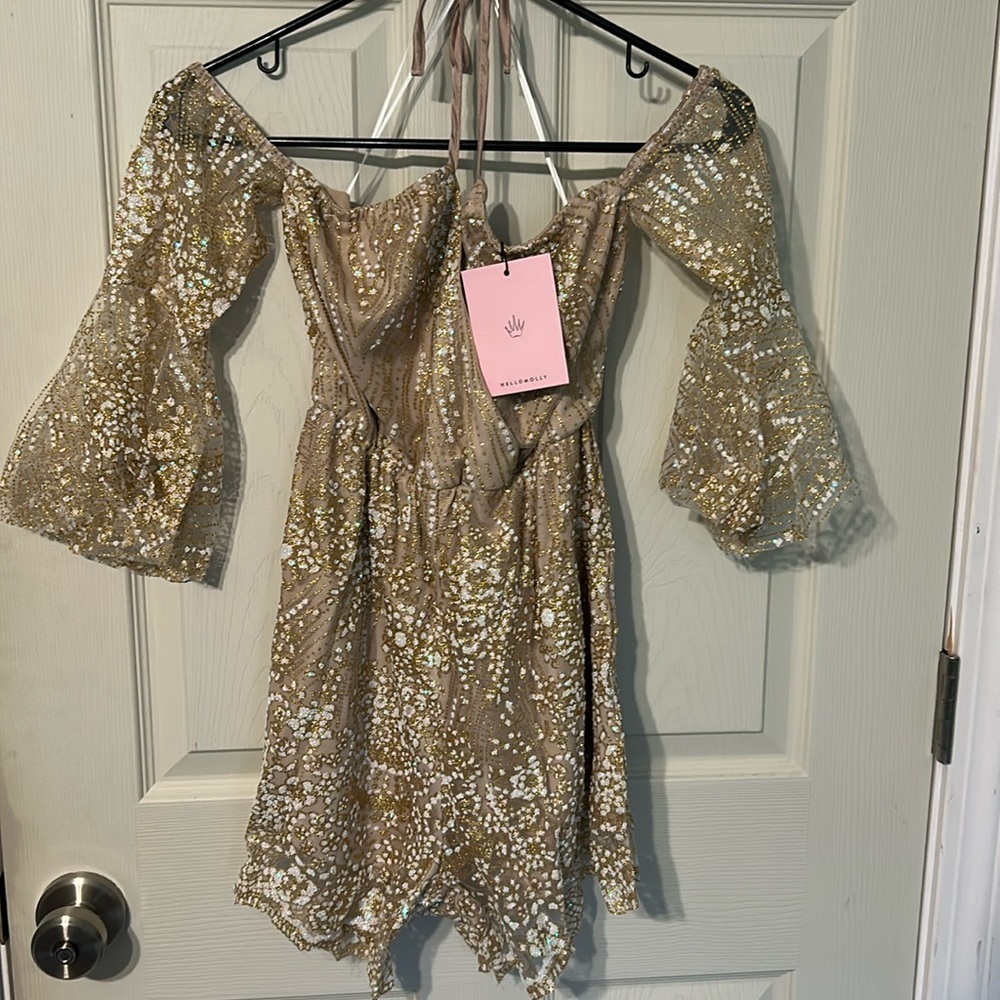Beautiful, New With Tags HELLOMOLLY gold and white sequin romper size XS